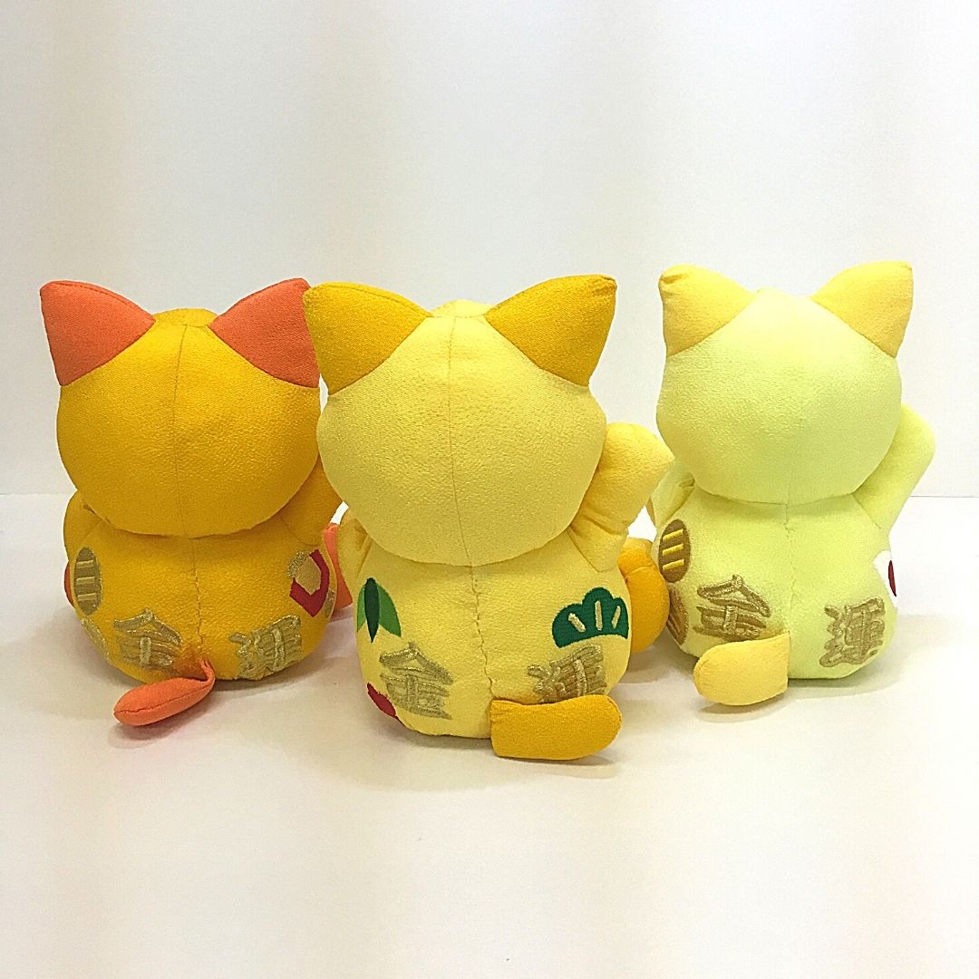 黄色の招き猫シリーズ ぬいぐるみ/20㎝ アソート12入り | エムルーカンパニー株式会社 和雑貨